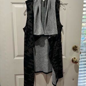 Tacera Black and Gray Sleeveless Cardigan
